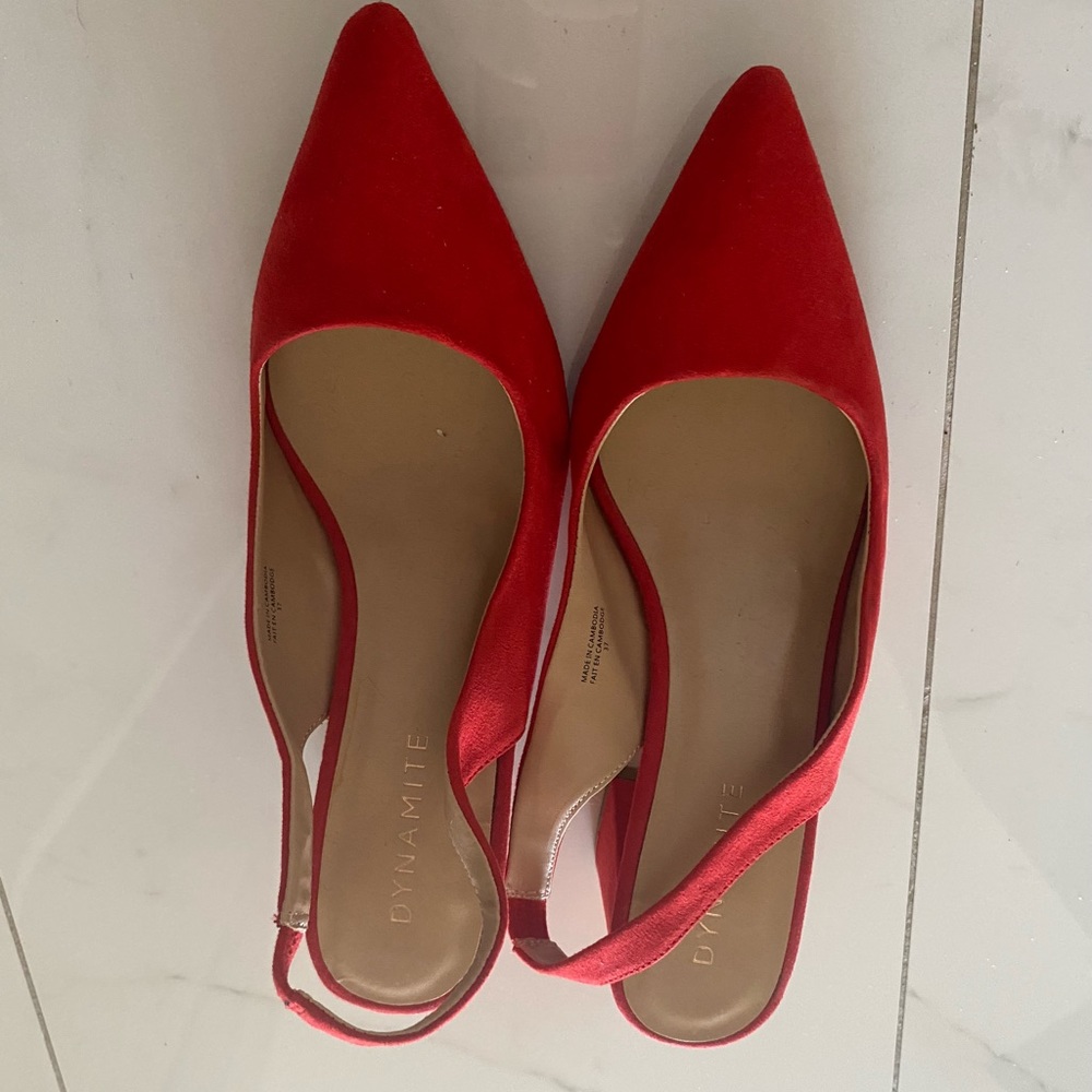 DYNAMITE Slingback Kitten Heels (red)